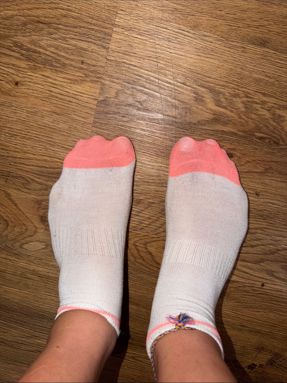 No-Show Women's Ankle Socks in White with Coral Toe